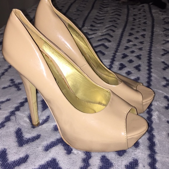 heels - Picture 2 of 4